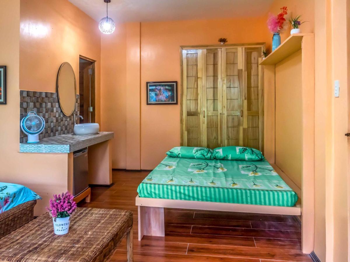 Blue Moon Guesthouse Puerto Princesa Eksteriør billede